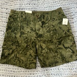 Style & Co Green Camouflage Cargo Shorts Tummy control comfort waist